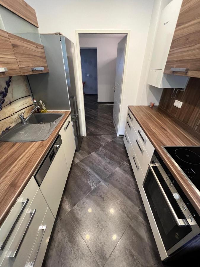 Monterey Apartment Wenen Buitenkant foto