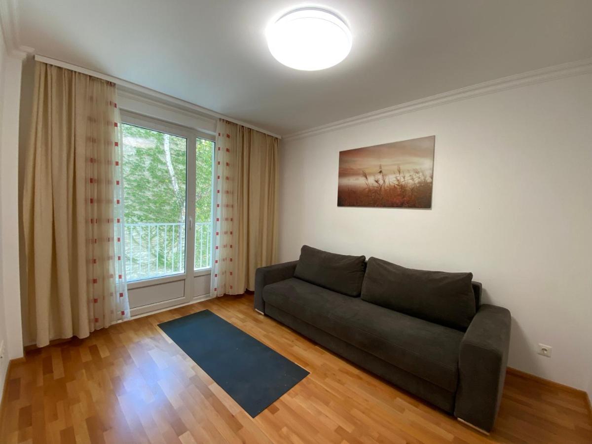 Monterey Apartment Wenen Buitenkant foto