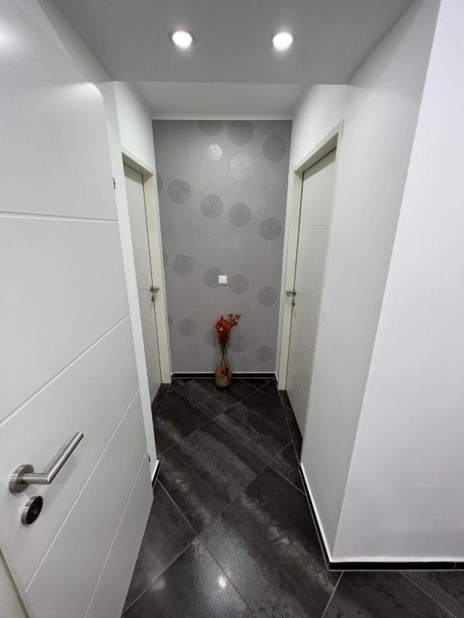 Monterey Apartment Wenen Buitenkant foto